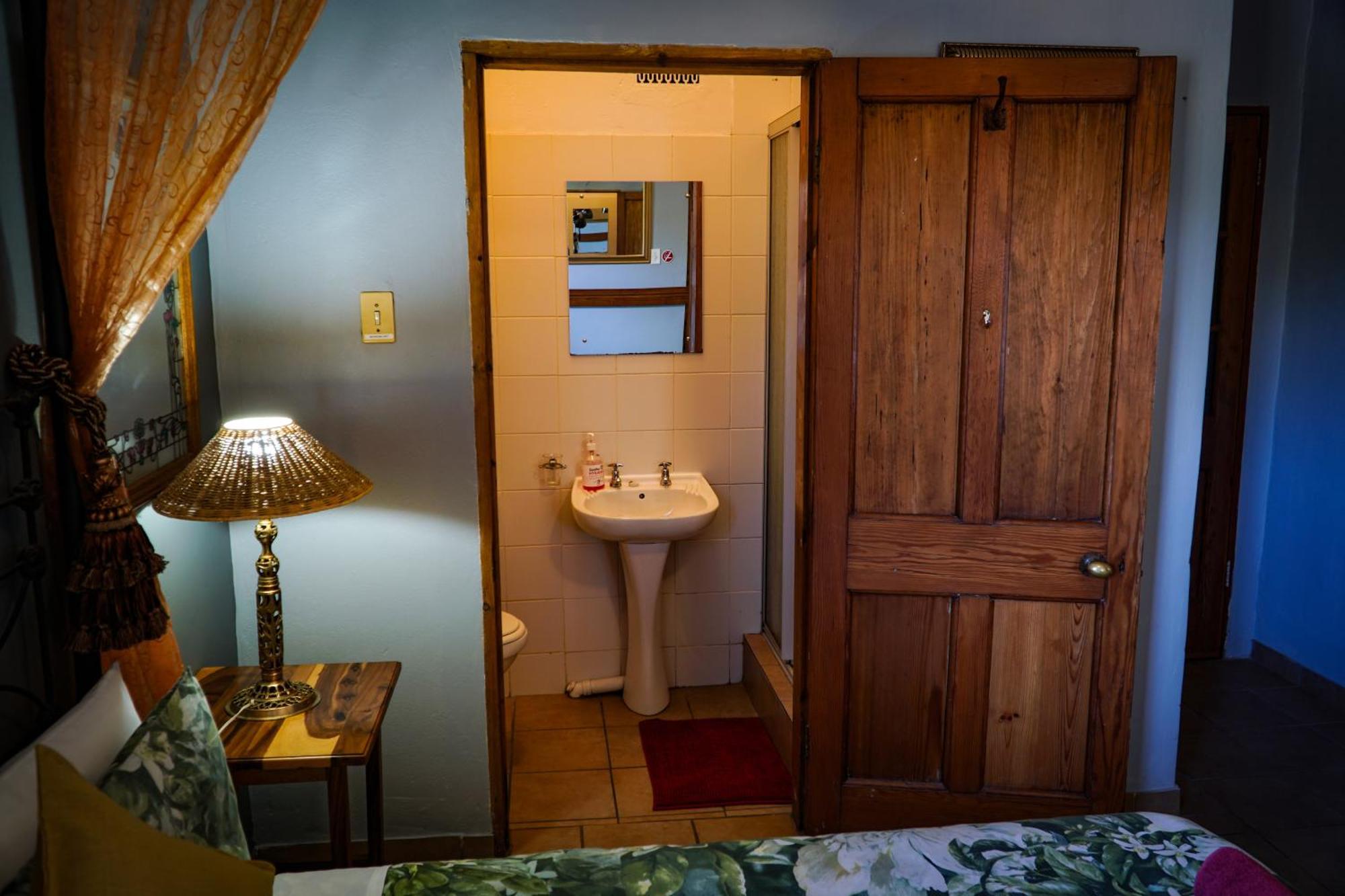 Outentique Accommodation Oudtshoorn Esterno foto