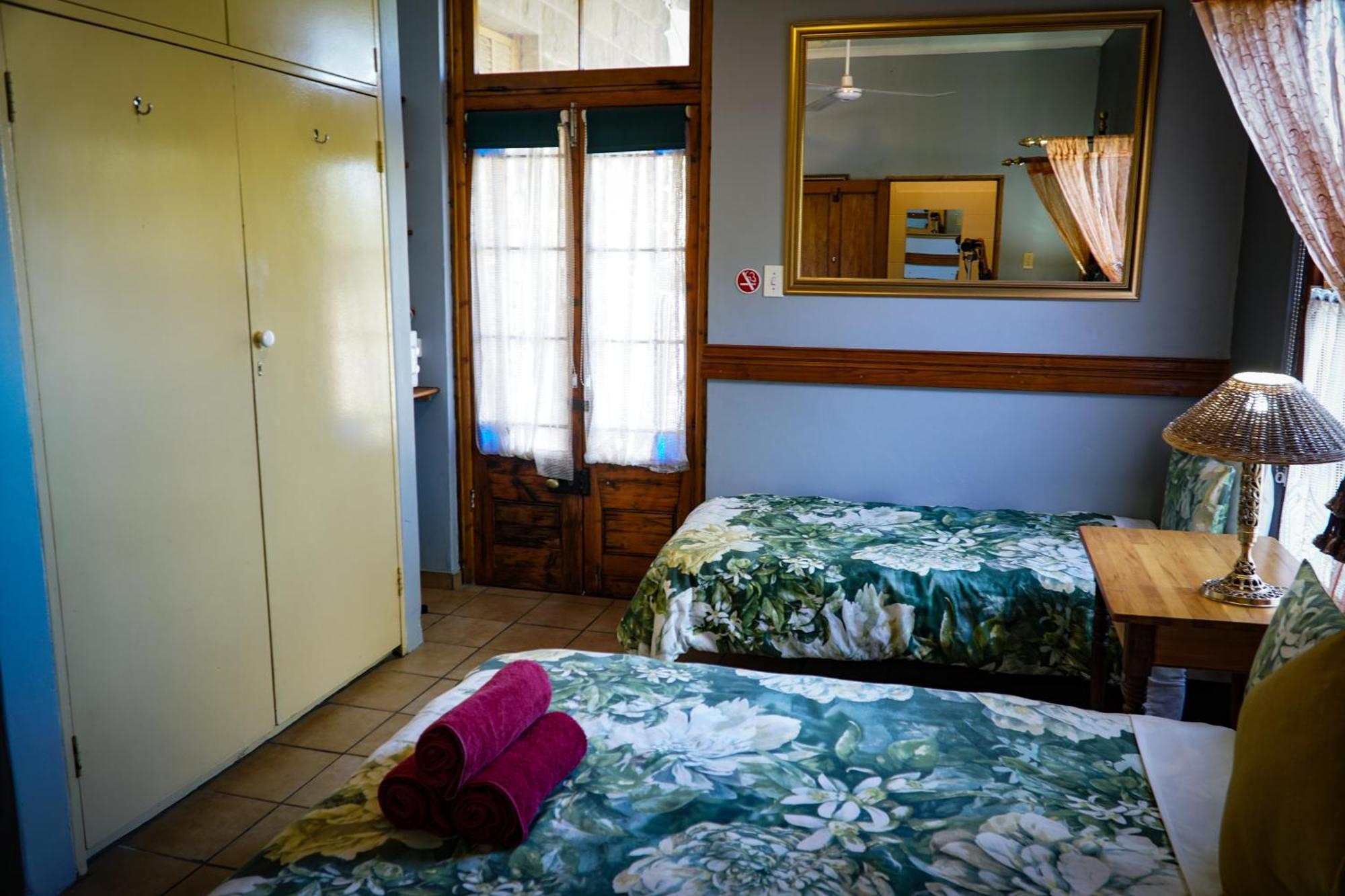 Outentique Accommodation Oudtshoorn Esterno foto